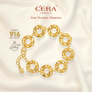 CERA 916 Gold Donut Cruller Bracelet GA9015