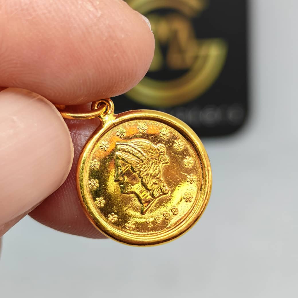 GM Vitage Queen Pendant 916 Gold - Image 3