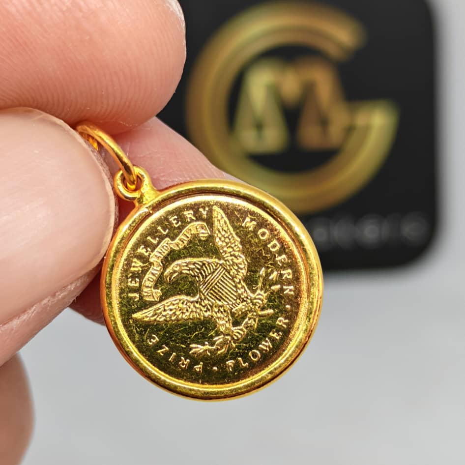GM Vitage Queen Pendant 916 Gold - Image 2